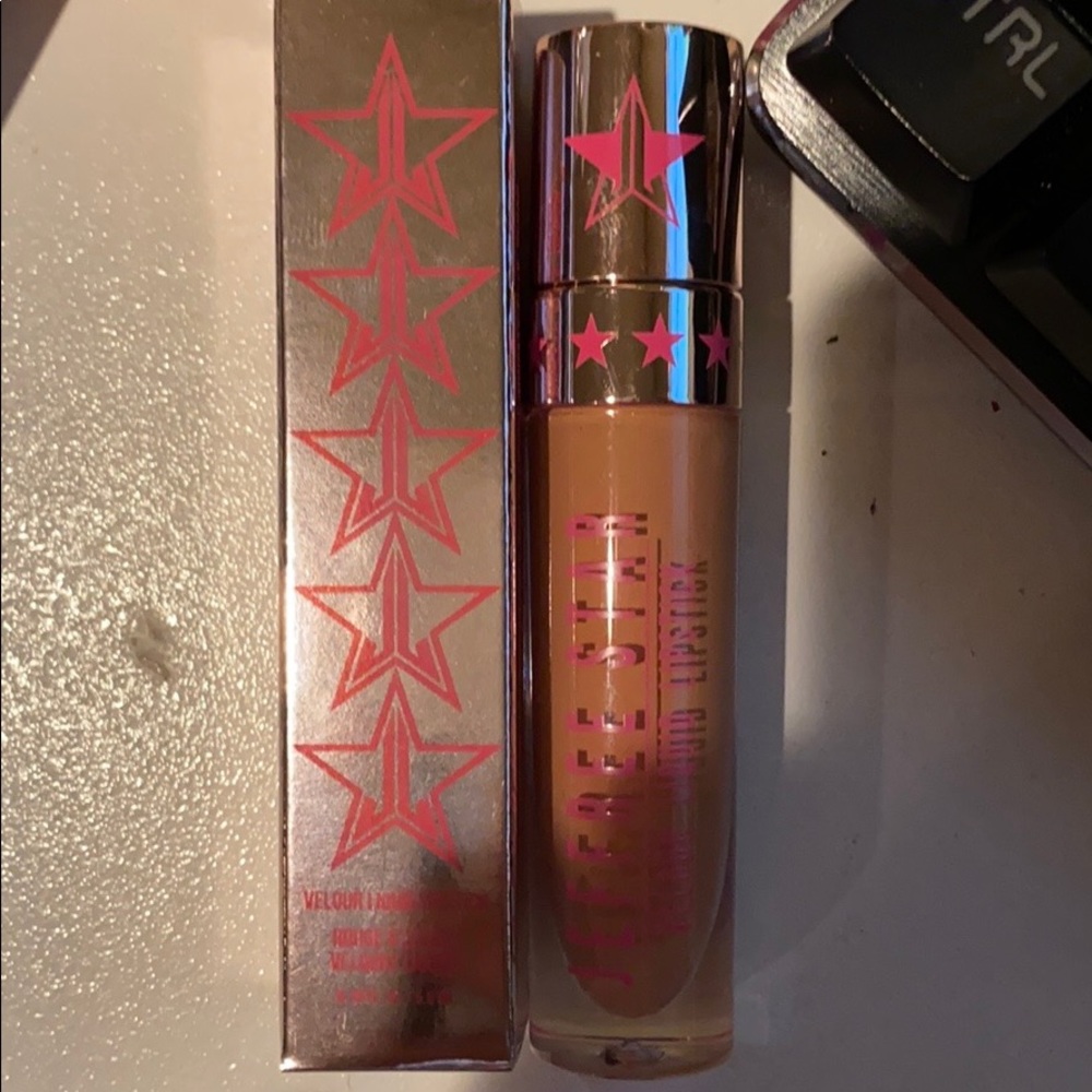 Jeffree Star matte lipstick